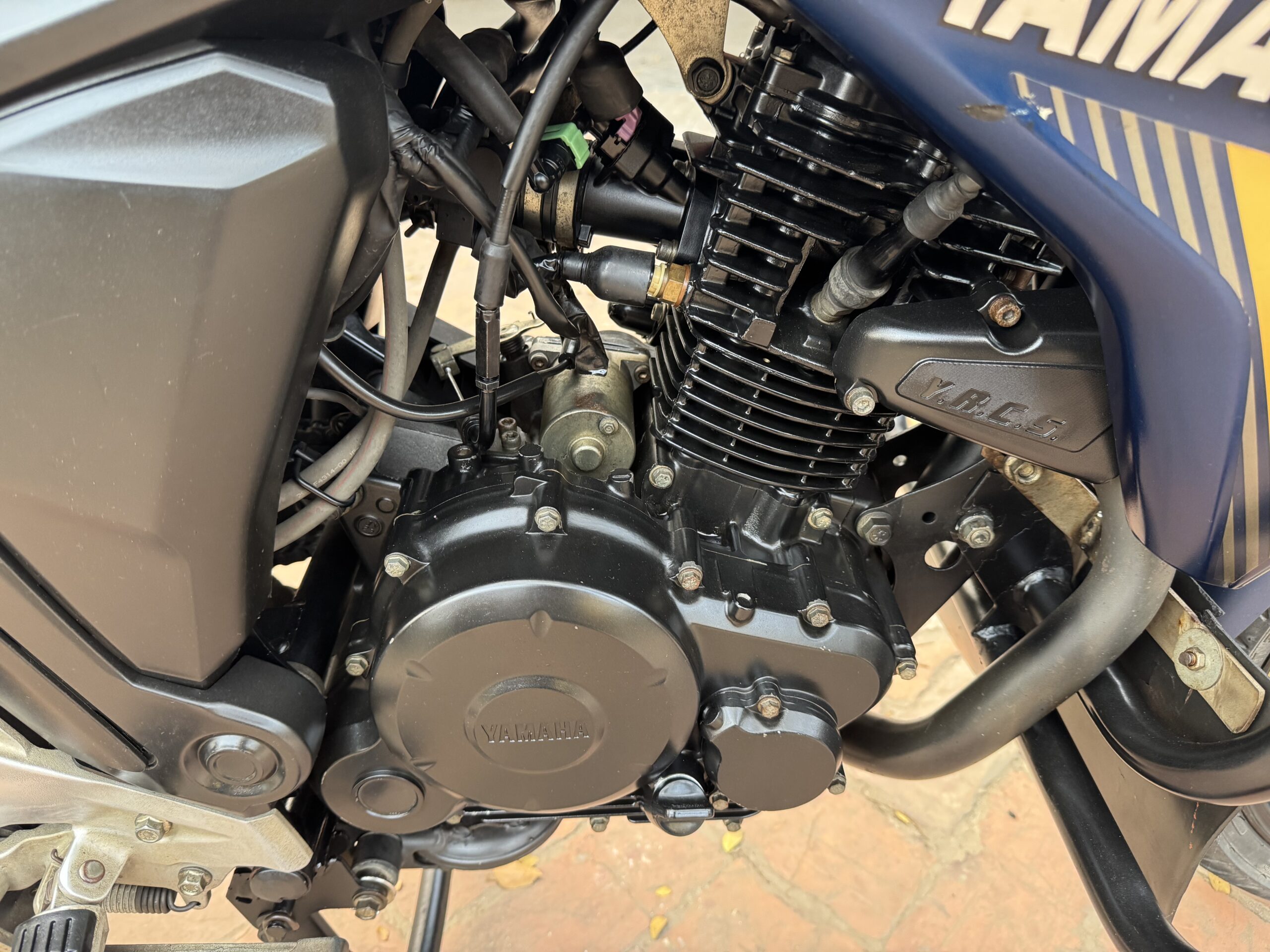 Yamaha FZS V2 DD FI Super Fresh - Image 5