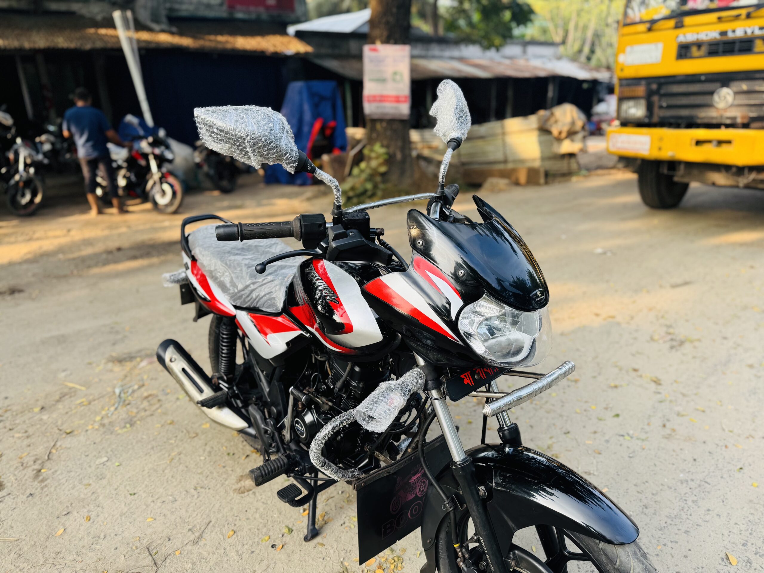 Bajaj Discover 110 Fresh condition - Image 3
